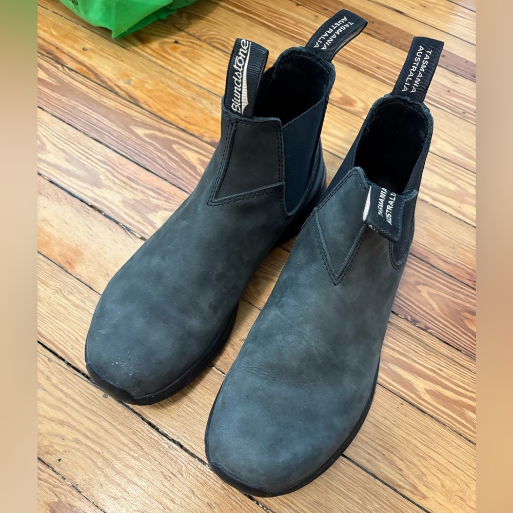 Blundstone Active Chelsea Boots 2143 in rustic black sz 7